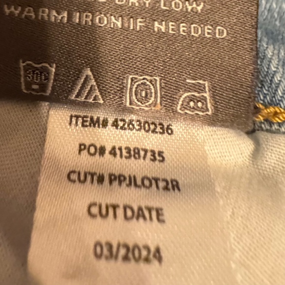 Torrid Perfect Wide Leg Vintage Stretch Jeans 30R – Light Wash Distressed Knees - Picture 11 of 11